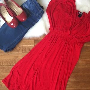 EUC Delirious Red VNeck Scrunch Waist Summer Dress